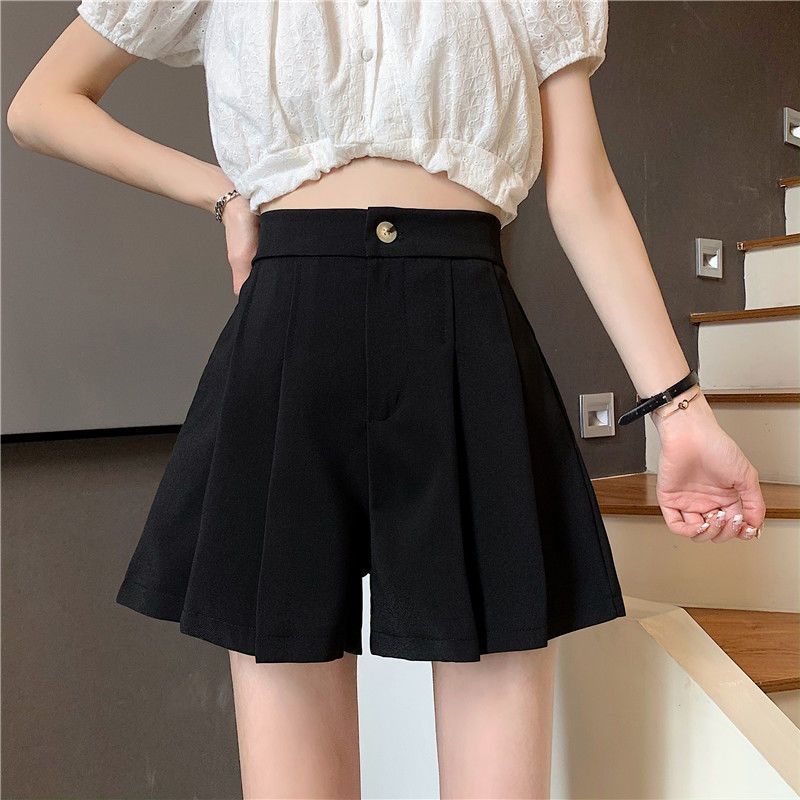 High waisted pleated shorts for outer wear 52