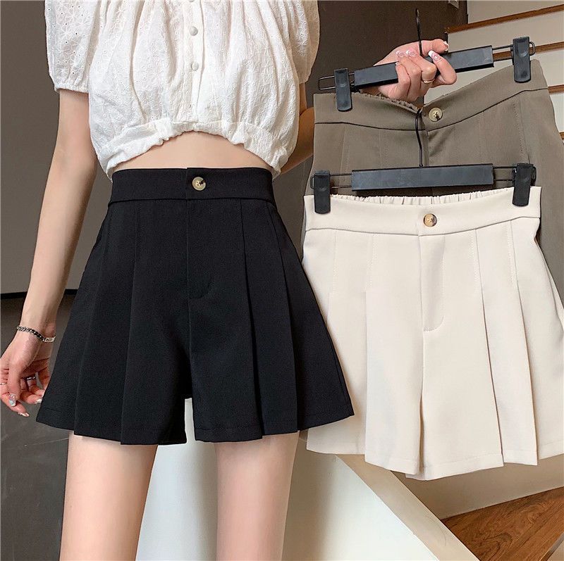 Black high waisted pleated shorts for outer wear 34